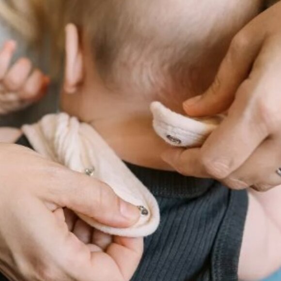Dr. Brown's Muslin Bandana Bibs Flexees Silicone Beaded Teether Ring 2 pk Coral - Picture 3 of 4